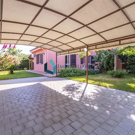Siragusa Con Piscina Condominiale Вилла *
